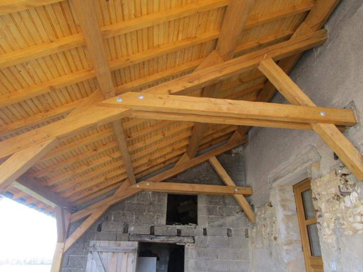 Réalisation de charpente Château-Renard