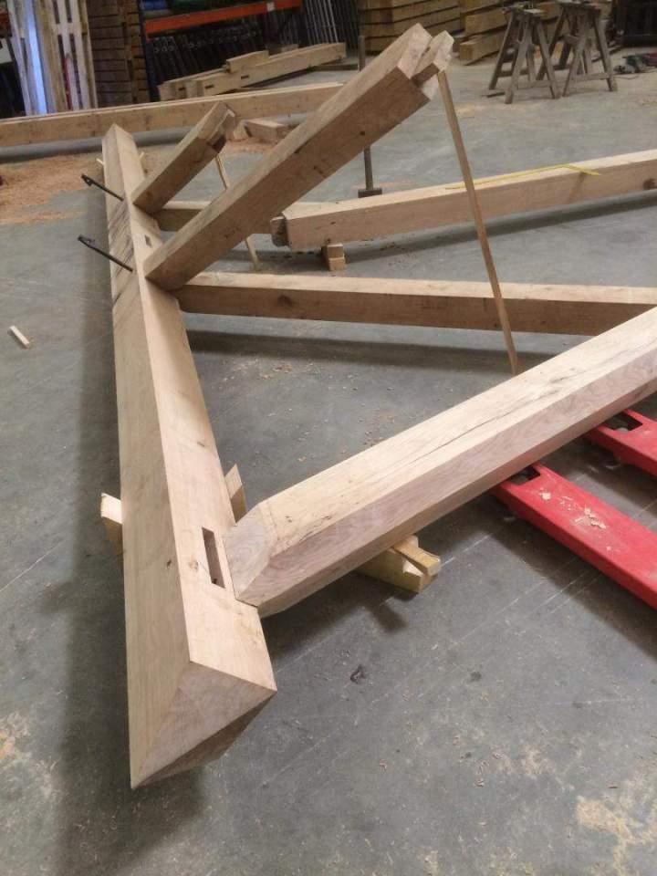 Création de charpente Château-Renard