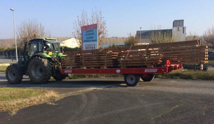 Livraison de charpente Château-Renard